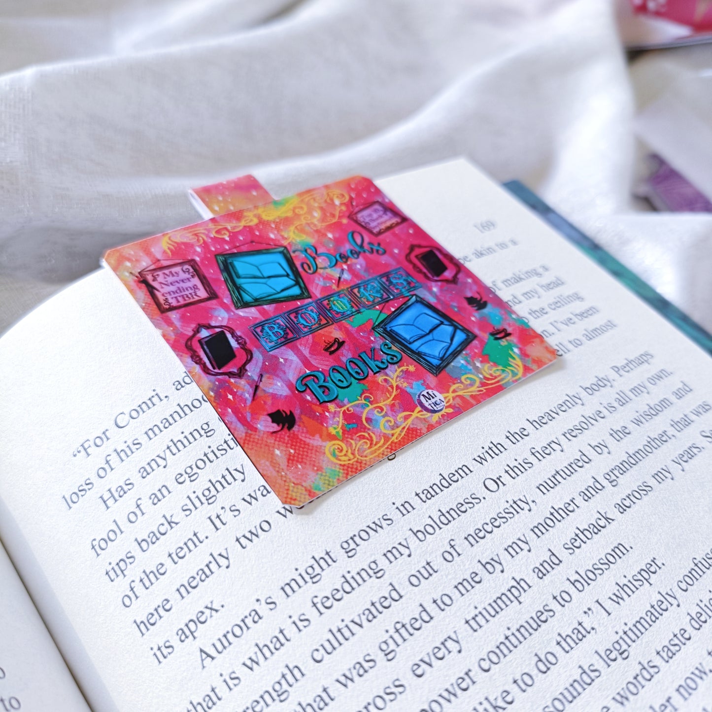 Magnetic Bookmark _ Bookworm