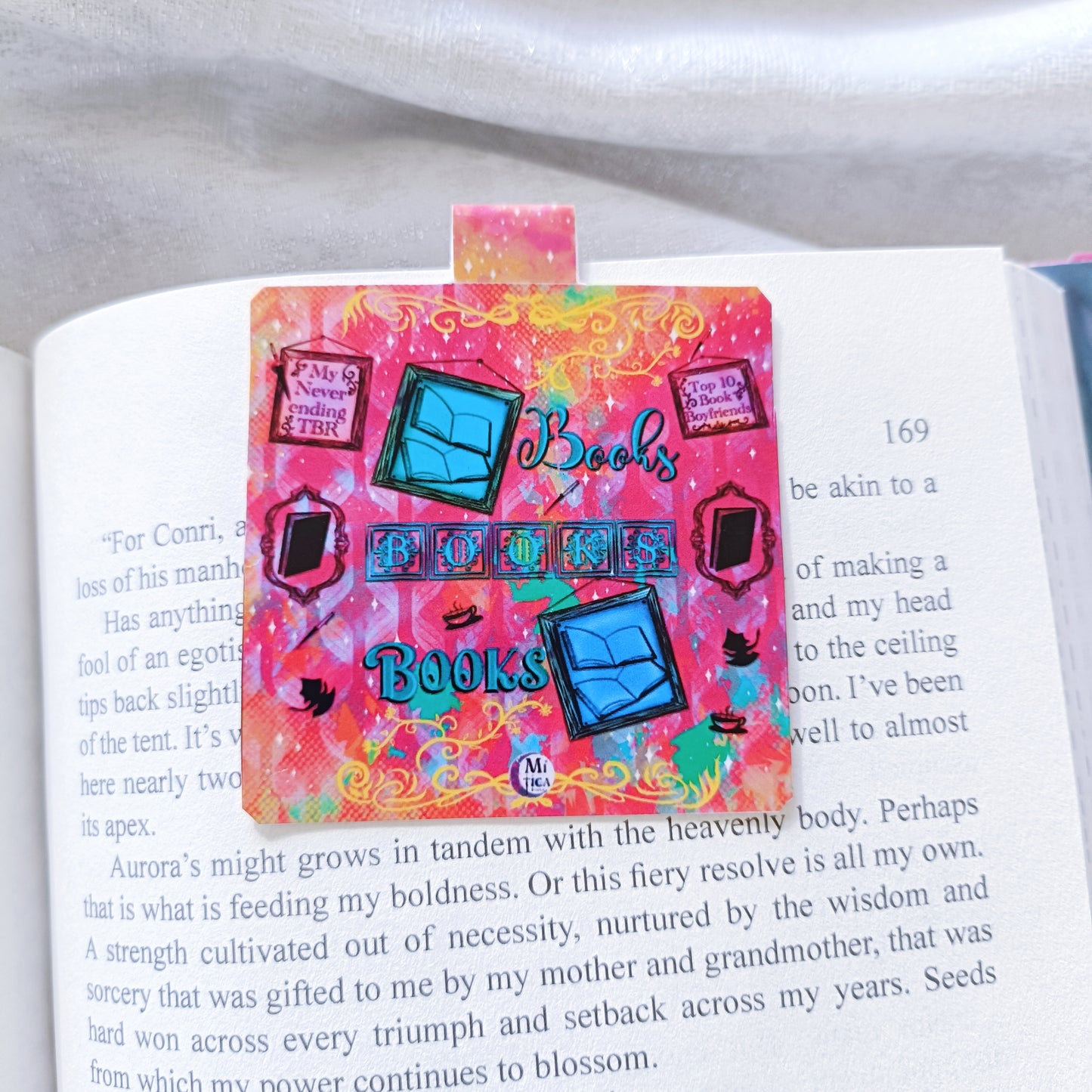 Magnetic Bookmark _ Bookworm